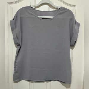 Gray cuff-sleeved blouse